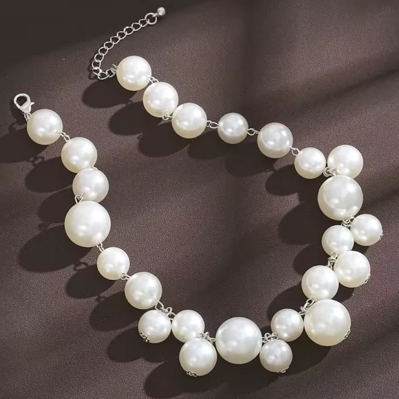 White Pearl shimmer color silver statement adjustable Necklace - Picture 8 of 10